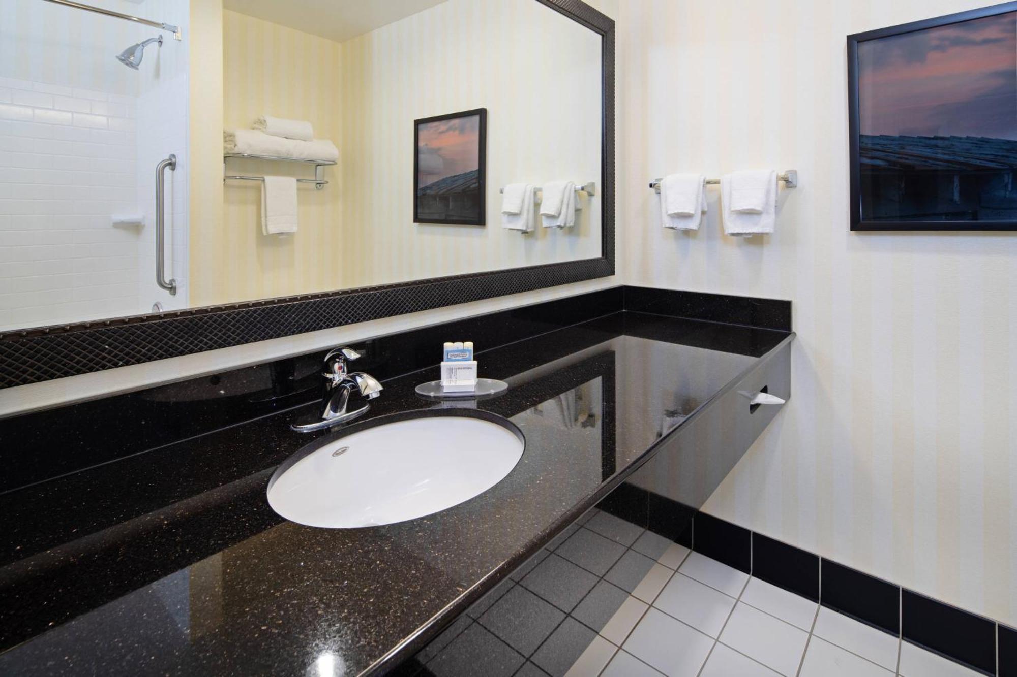 Fairfield Inn & Suites Seattle Bremerton Extérieur photo