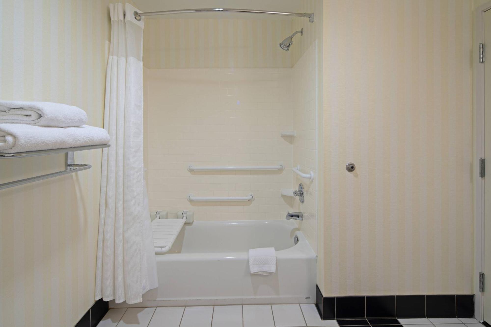 Fairfield Inn & Suites Seattle Bremerton Extérieur photo